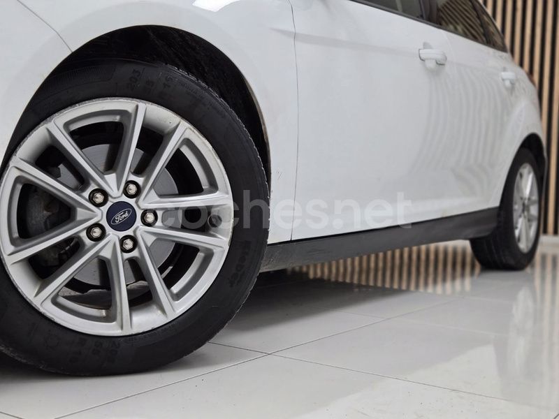 Usado Ford Focus Trend 120 CV (88 kW) 2018 Blanco Berlina