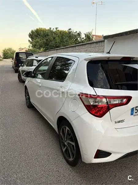 Usado Toyota C-HR Advance 122 CV (89 kW) 2019 Blanco SUV