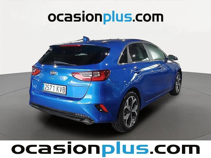 Używany Kia Ceed 120 KM (88 kW) 2019 Niebieski Hatchback