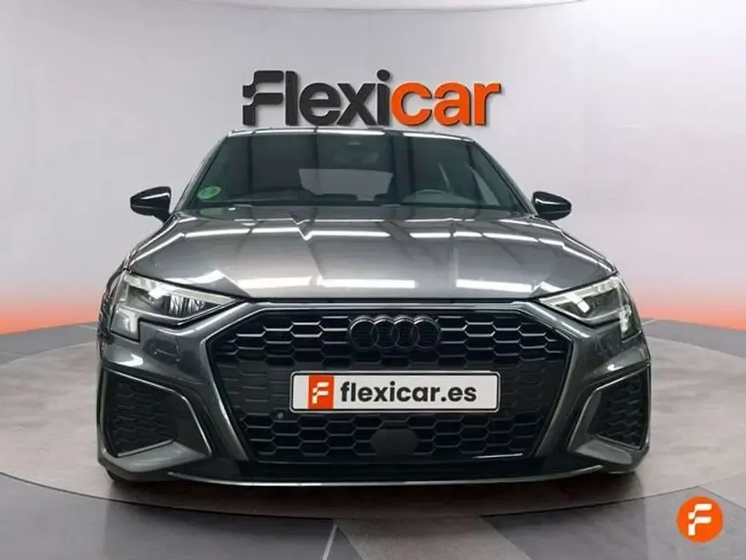 Usado Audi A3 Sportback 116 CV (85 kW) 2022 Gris Utilitario