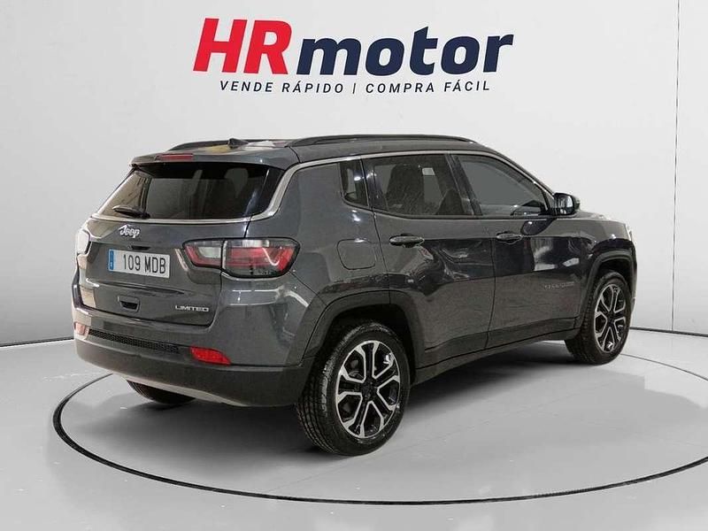 Usado Jeep Compass Limited 132 CV (97 kW) 2022 Gris SUV