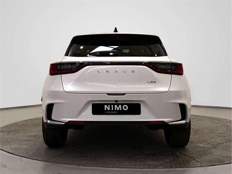 Usado Lexus LBX 136 CV (100 kW) 2025 SUV