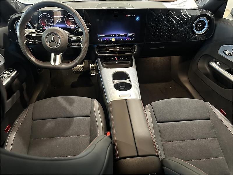 Nuevo Mercedes CLA180 136 CV (100 kW) 2026 Gris Berlina