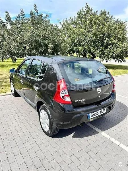 Usado Dacia Sandero Ambiance 75 HP (55 kW) 2012 Preto Sedan