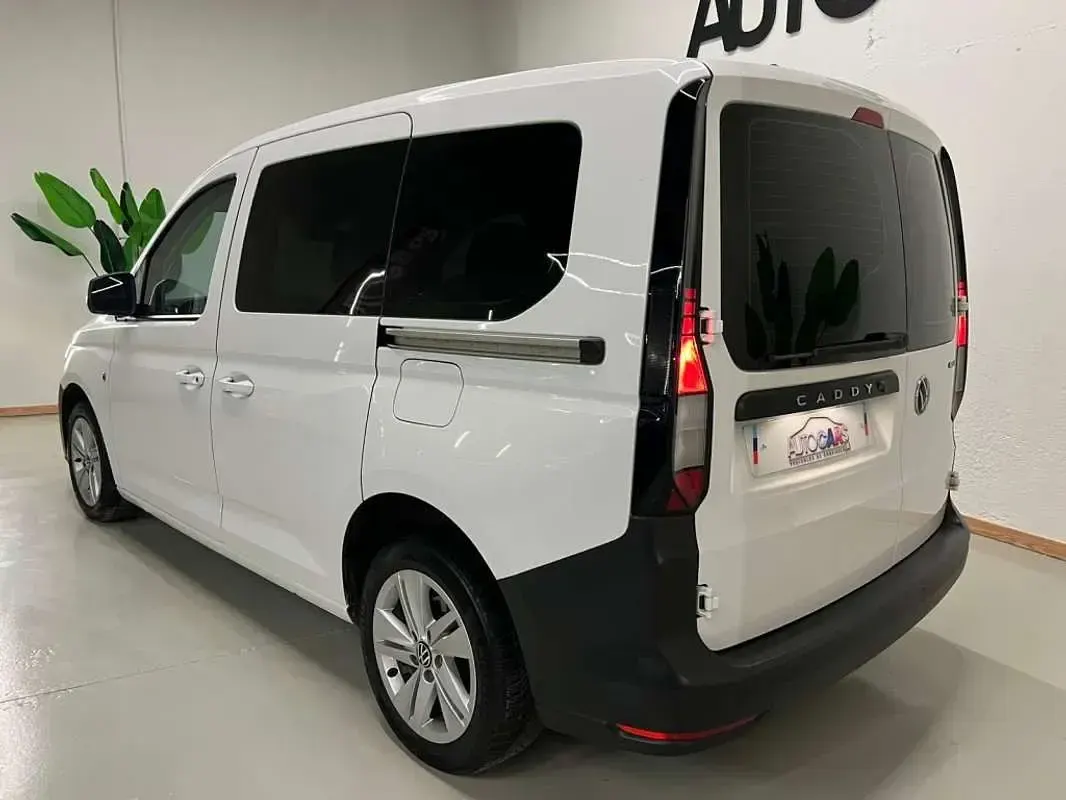 Usado VW Caddy 122 CV (89 kW) 2021 Blanco Monovolumen