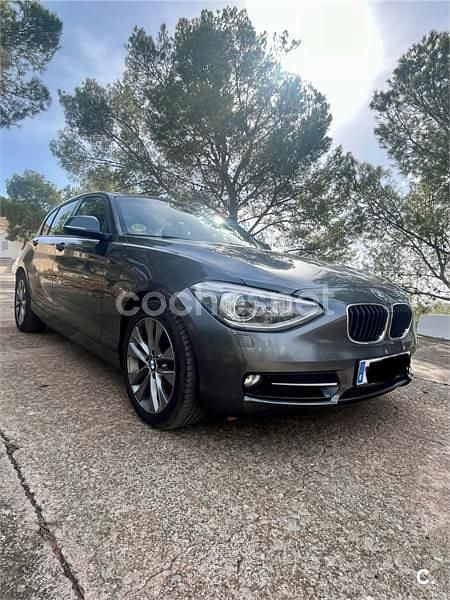 Usado BMW 118 Sport Line 143 CV (105 kW) 2012 Gris / plata Utilitario