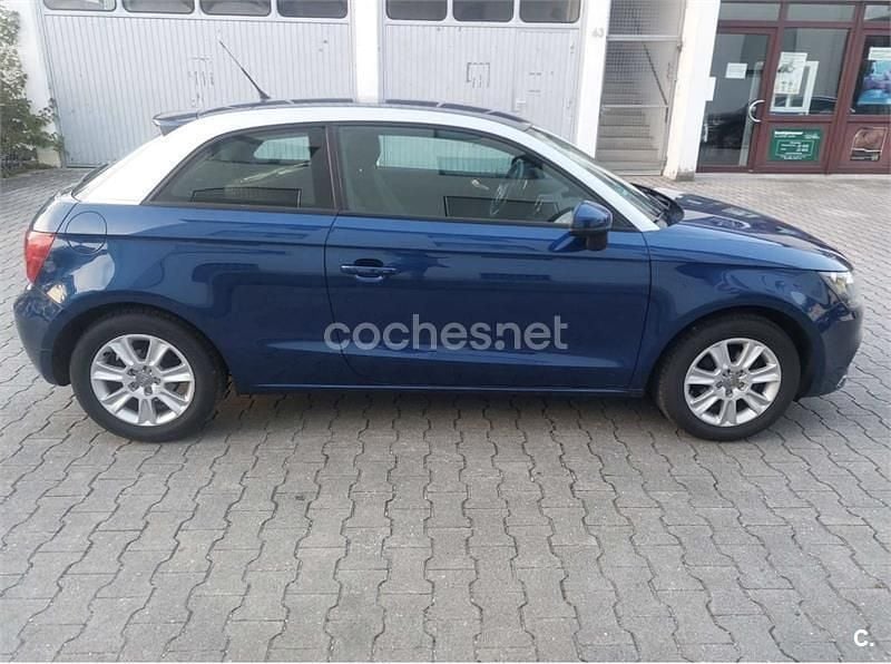 Azul Usado 2011 Audi A1 Attraction Berlina | 7150 € (Precio justo) - Imagen 1/4