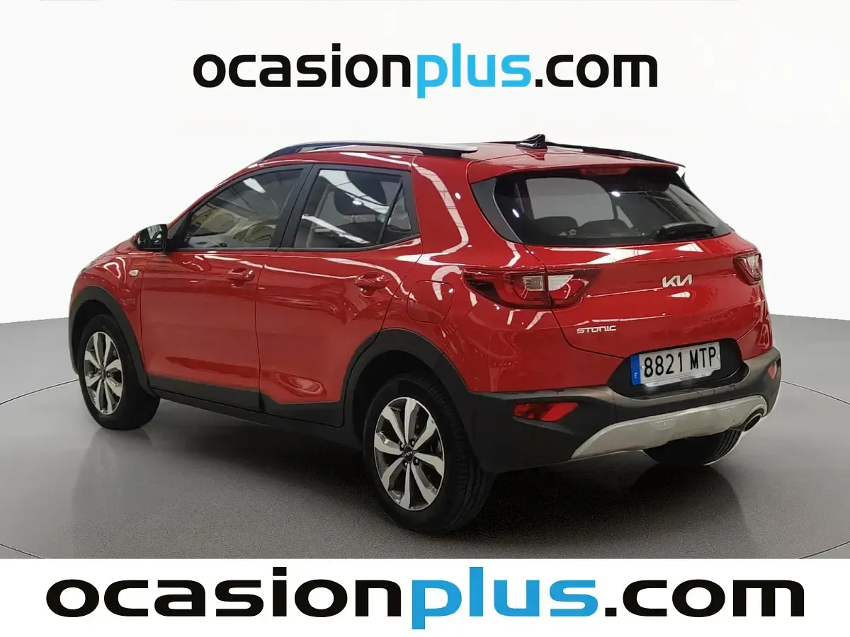 Usado Kia Stonic 79 CV (58 kW) 2024 Rojo SUV