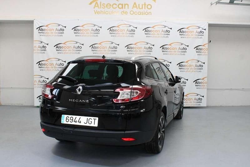 Usado Renault Mégane GrandTour Bose Edition 131 CV (96 kW) 2015 Negro Familiar