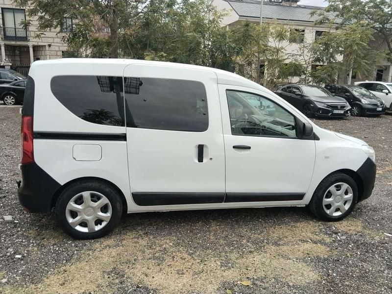 Usado Dacia Dokker Essentiel 102 CV (75 kW) 2019 Blanco Monovolumen