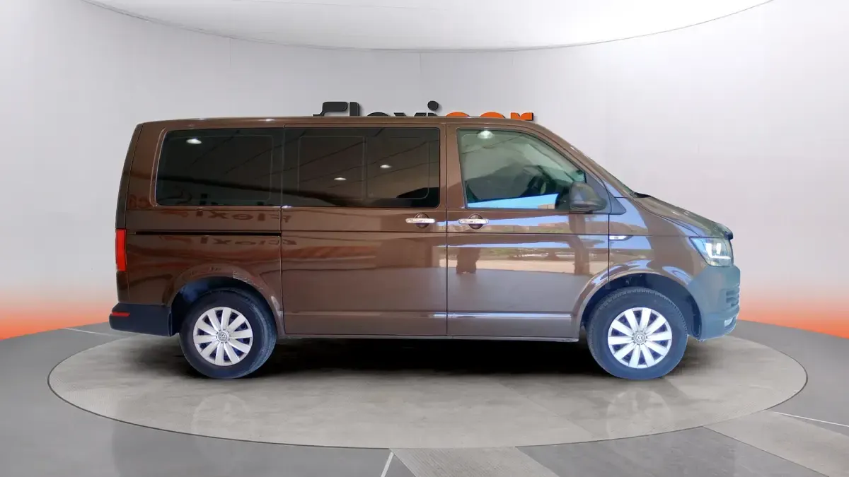 Usado VW Caravelle 114 CV (83 kW) 2019 Marrón Van
