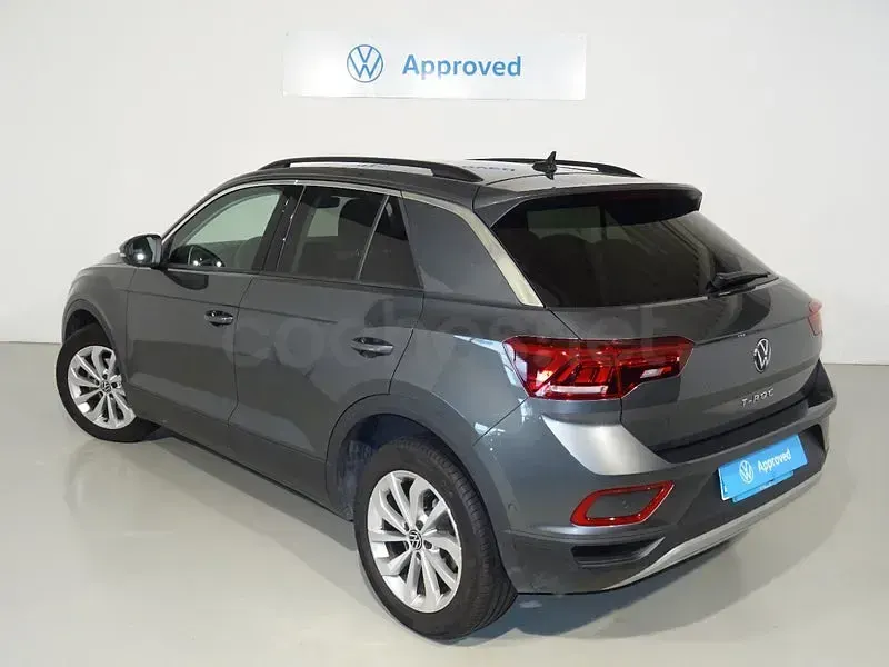 Usado VW T-Roc Life 115 CV (84 kW) 2025 Gris / plata SUV