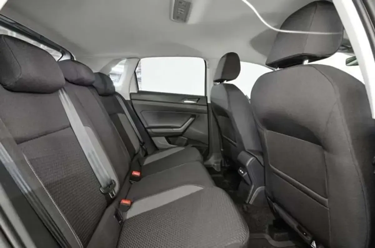 Usado VW Polo 95 CV (69 kW) 2023 Blanco Utilitario
