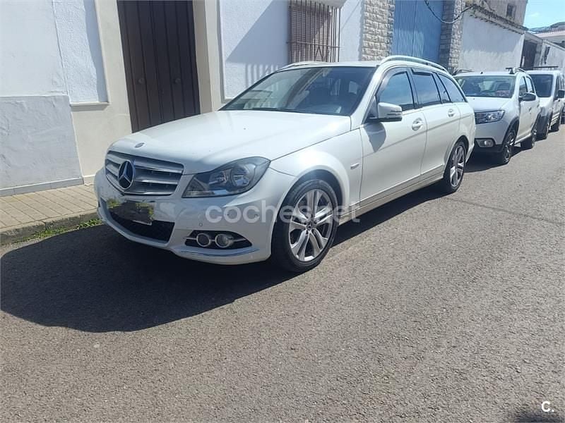Usado Mercedes C220 Avantgarde 170 CV (125 kW) 2012 Blanco Familiar