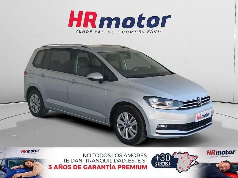 Usado VW Touran Advance 150 CV (110 kW) 2023 Gris Monovolumen