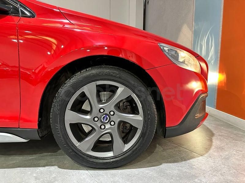 Käytetty Volvo V40 CC Momentum 150 HP (110 kW) 2014 Punainen Farmari
