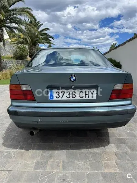 Usado BMW 320 129 CV (94 kW) 1991 Gris / plata Berlina