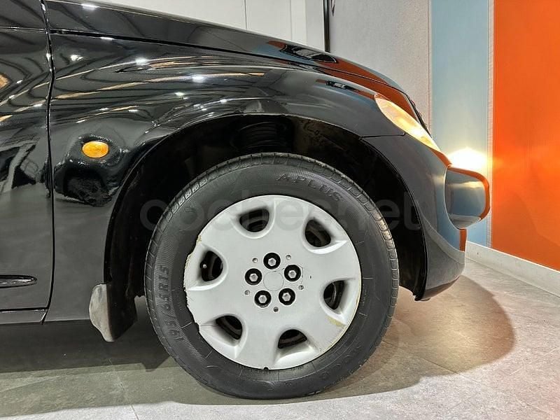 Usado Chrysler PT Cruiser Clasic 115 CV (84 kW) 2005 Negro Monovolumen