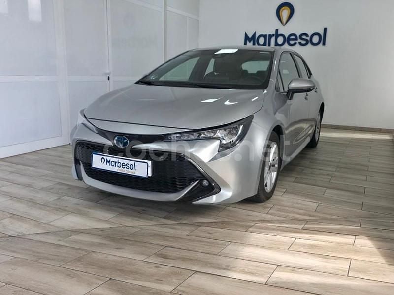 Usado Toyota Corolla Active 140 CV (102 kW) 2022 Gris / plata Berlina