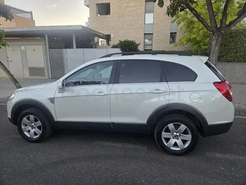 Usado Chevrolet Captiva 150 CV (110 kW) 2011 Beige SUV