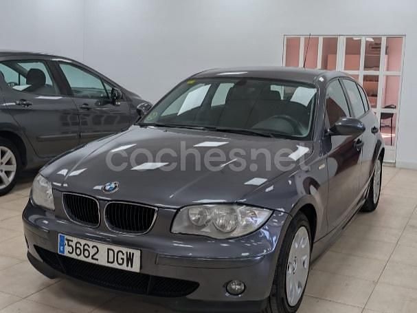 Negro Usado 2006 BMW 118 Utilitario | 5290 € (Precio justo) - Imagen 1/4