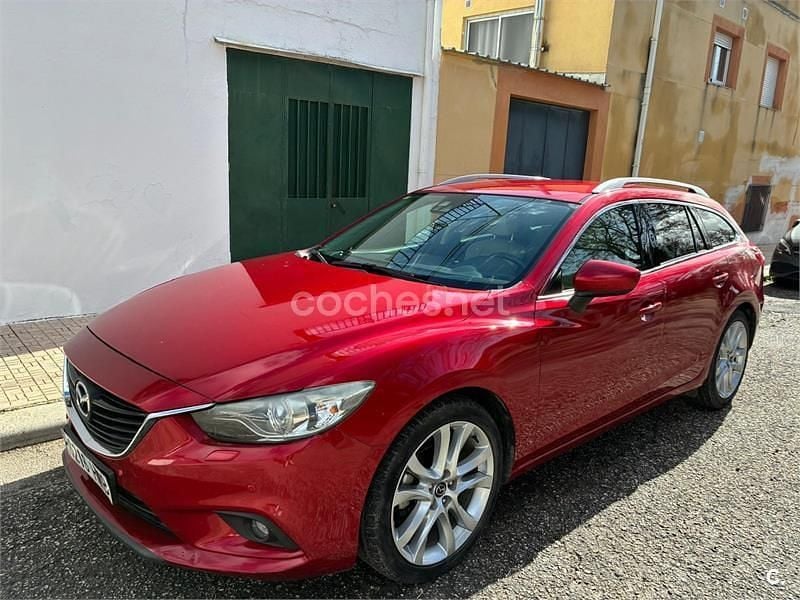 Usado Mazda 6 Luxury 150 CV (110 kW) 2014 Rojo Familiar