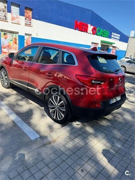 Usado Renault Kadjar Zen 130 CV (95 kW) 2017 Rojo SUV