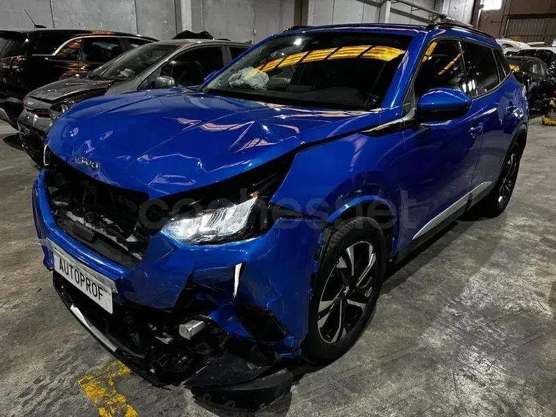 Usado Peugeot 2008 Allure 130 CV (95 kW) 2021 Azul SUV