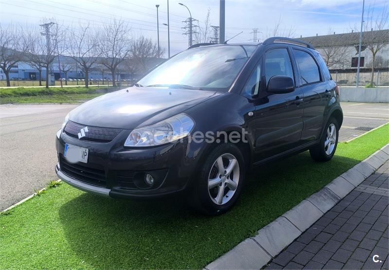 Negro Usado 2009 Suzuki SX4 GLX SUV | 3900 € - Imagen 1/4