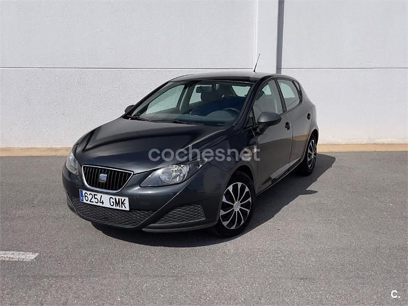 Usado Seat Ibiza Reference 70 CV (51 kW) 2010 Gris / plata Berlina