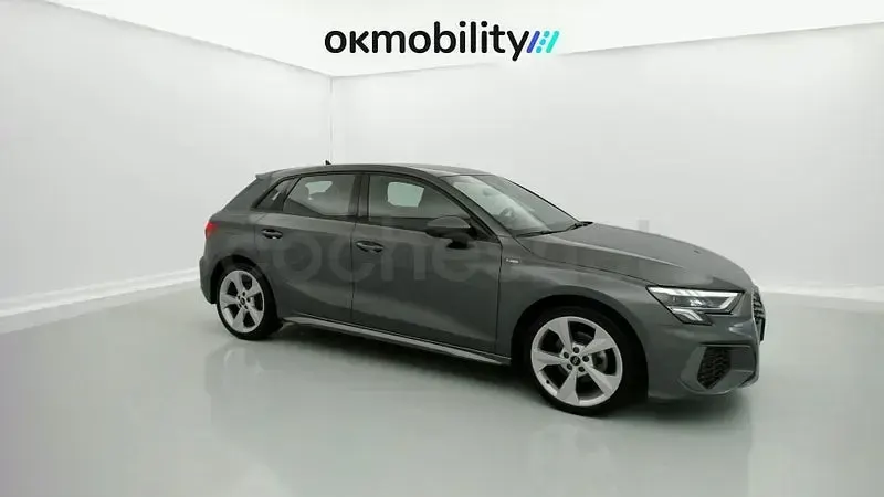 Begagnad Audi A3 S-Line 150 HK (110 kW) 2024 Grå Sedan