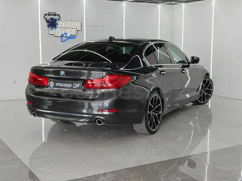 Usado BMW 520 Comfort Edition 190 CV (139 kW) 2018 Gris / plata Berlina