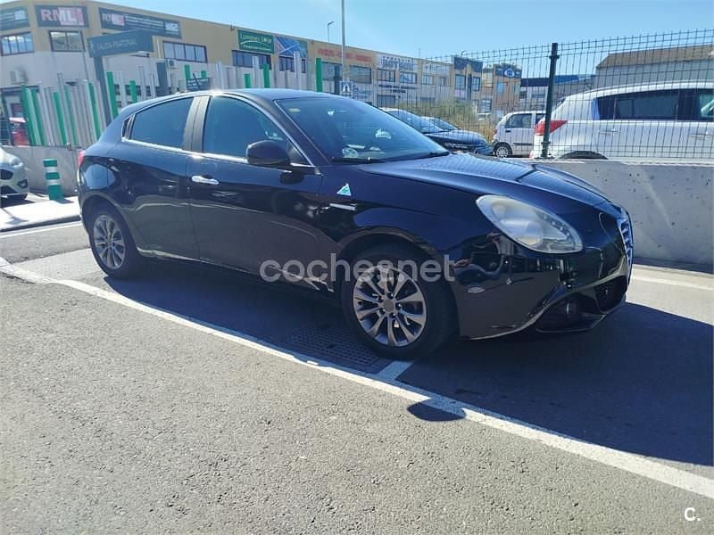 Usado Alfa Romeo Giulietta Distinctive 105 CV (77 kW) 2012 Negro Utilitario