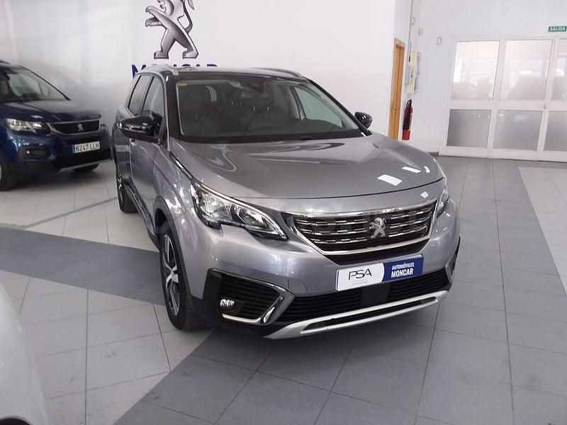 Usado Peugeot 5008 Allure 130 CV (95 kW) 2020 Gris / plata SUV
