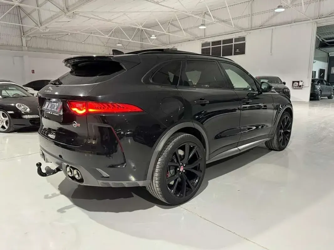 Usado Jaguar F-Pace SVR 551 CV (405 kW) 2019 Negro SUV