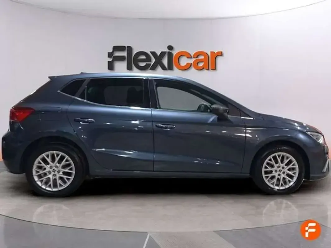 Usado Seat Ibiza XCELLENCE 116 CV (85 kW) 2025 Gris Utilitario
