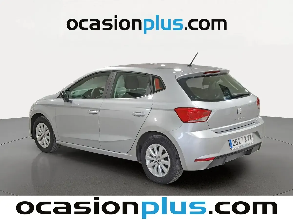 Usado Seat Ibiza Style 80 CV (58 kW) 2019 Gris plata Utilitario