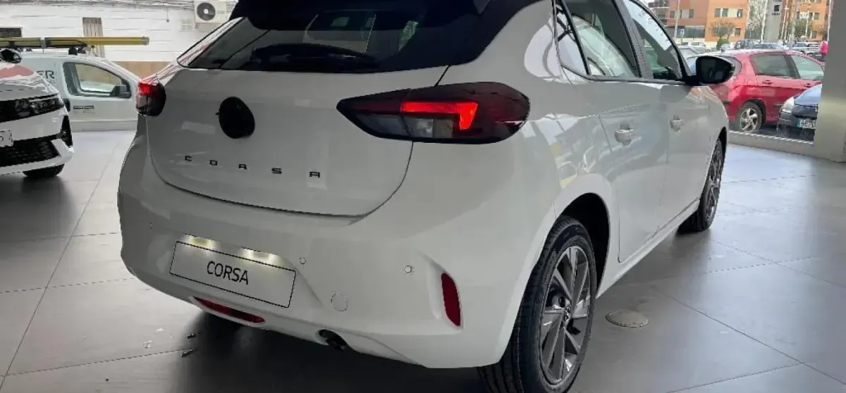 Nuevo Opel Corsa Edition 101 CV (74 kW) 2026 Kontur white Utilitario