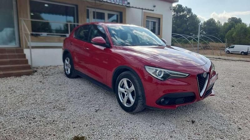Usado Alfa Romeo Stelvio 179 CV (131 kW) 2018 Burdeos SUV