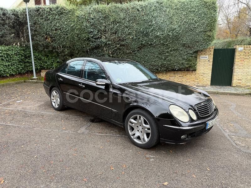 Usado Mercedes E500 Avantgarde 388 CV (285 kW) 2006 Negro Berlina