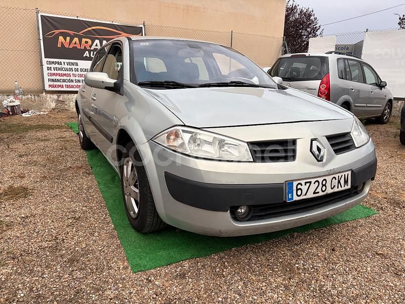 Usado Renault Mégane II Expression 80 CV (58 kW) 2003 Gris / plata Berlina