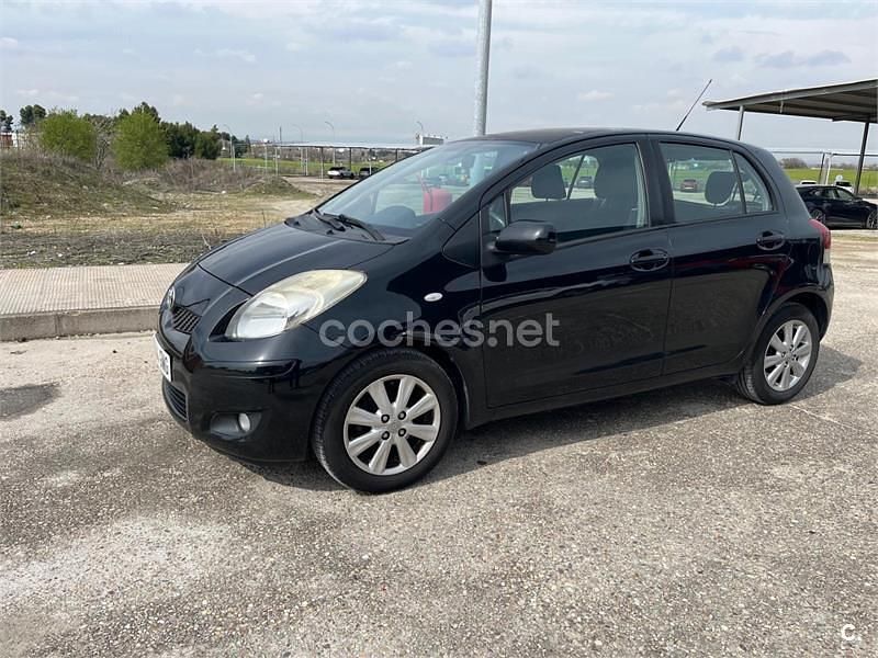 Usado Toyota Yaris Active 90 CV (66 kW) 2009 Negro Utilitario