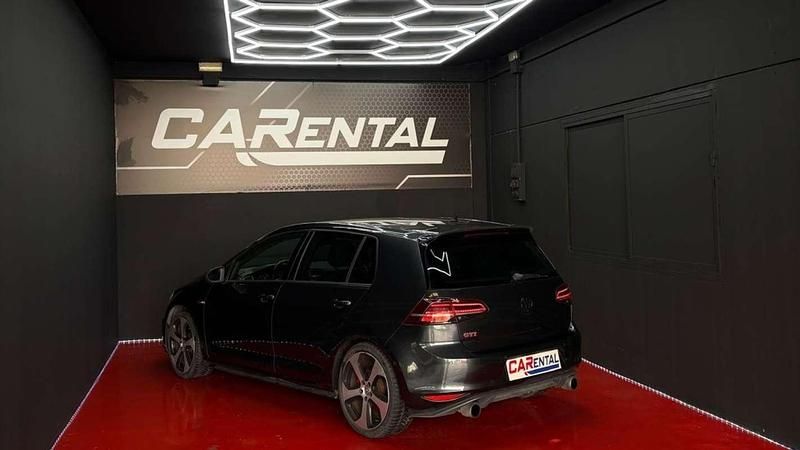 Usado VW Golf VII GTI 220 CV (161 kW) 2014 Negro Utilitario