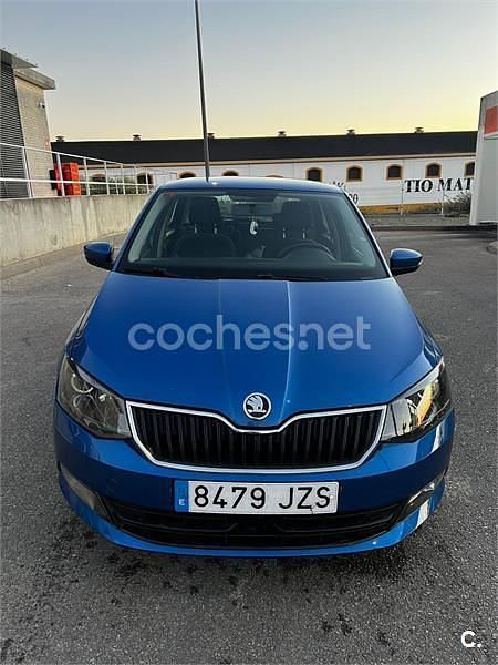 Usado Skoda Fabia 75 CV (55 kW) 2017 Azul Berlina