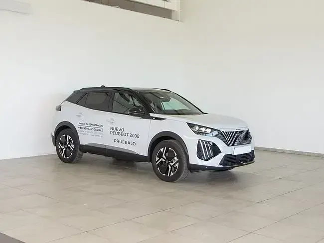 Usado Peugeot e-2008 Active 114 kW (156 CV) 2023 Blanco SUV