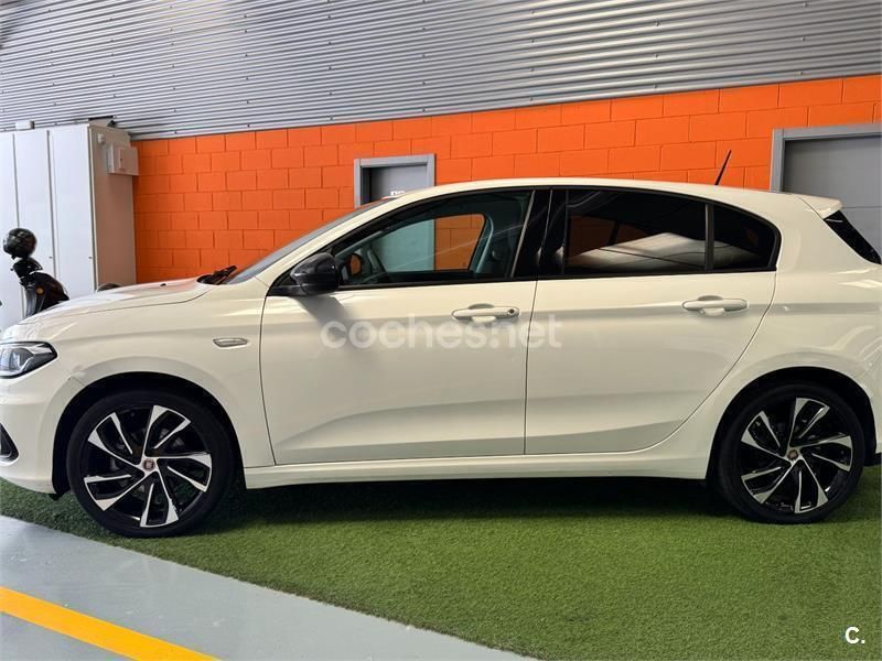 Usado Fiat Tipo 120 CV (88 kW) 2018 Blanco Berlina