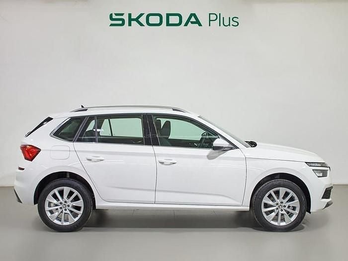 Usado Skoda Kamiq Ambition 110 CV (80 kW) 2022 Blanco SUV