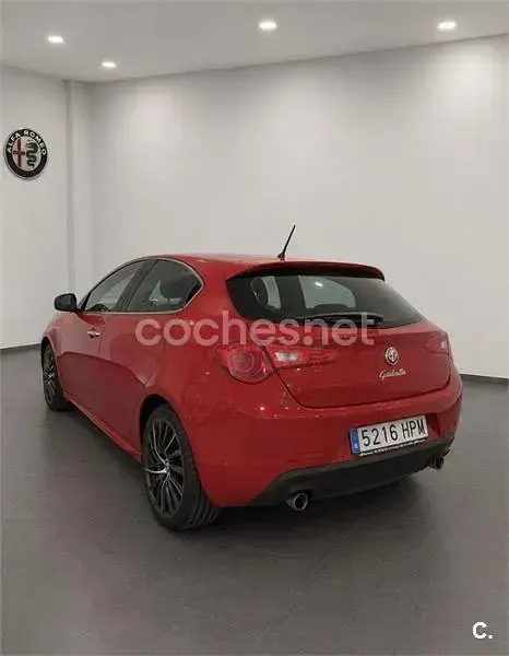 Usado Alfa Romeo Giulietta Veloce 140 CV (102 kW) 2013 Rojo Utilitario