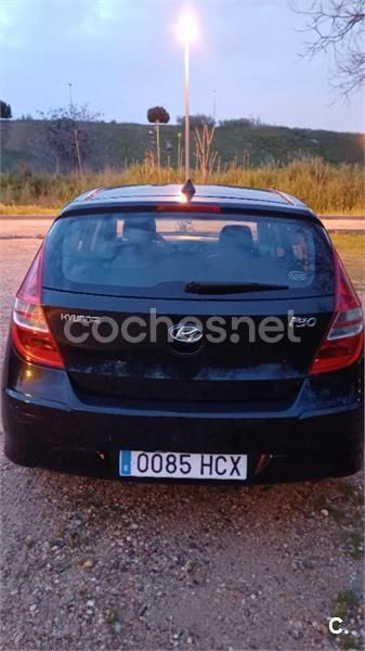 Negro Usado 2011 Hyundai i30 Classic Berlina | 4900 € (Precio justo) - Imagen 1/4