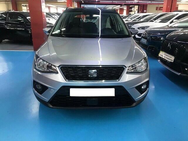 Usado Seat Arona Style Plus 110 CV (80 kW) 2021 Gris SUV